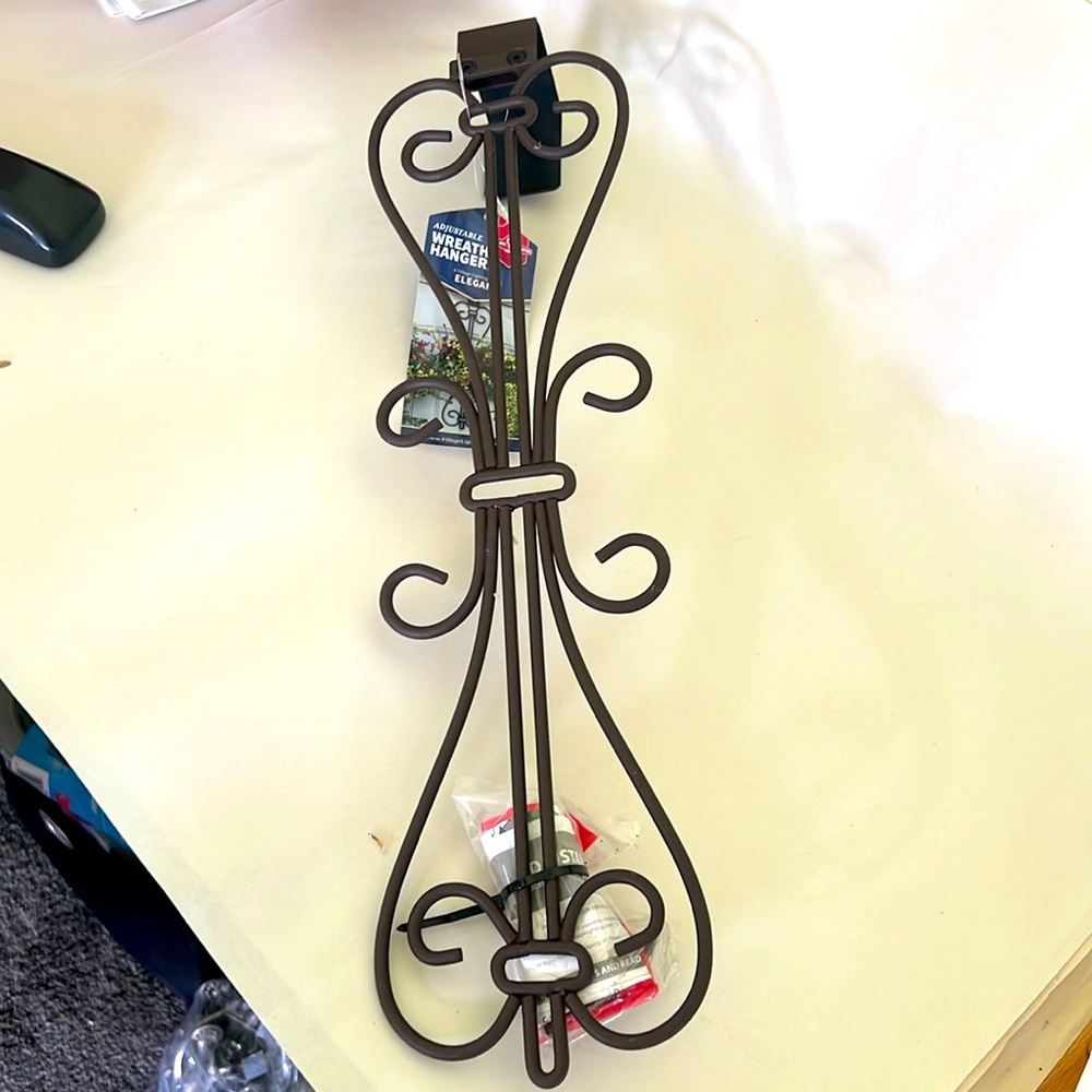 Village Lighting Design Wreath Hanger Adjustable